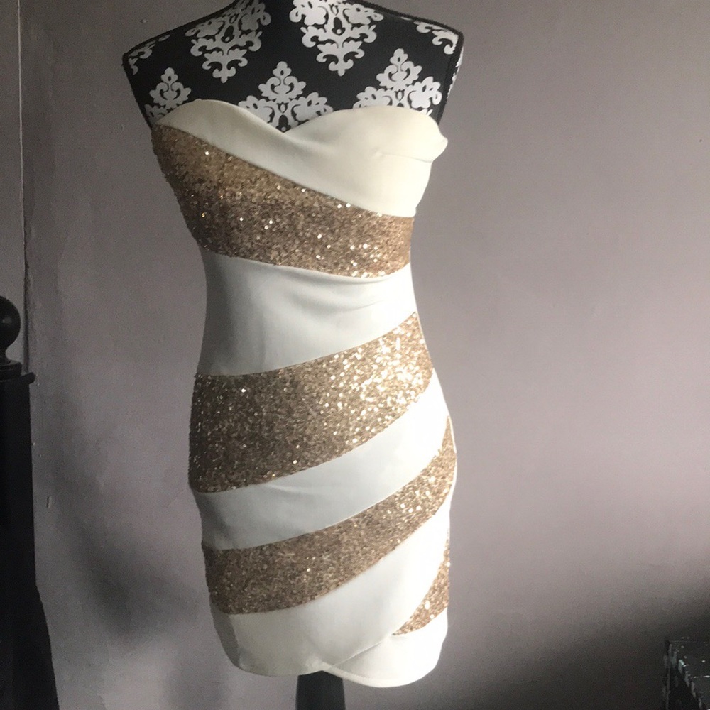 Strapless sequined mini dress